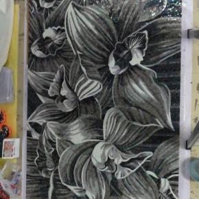 чёрно белое мозаичное панно с цветами 5
