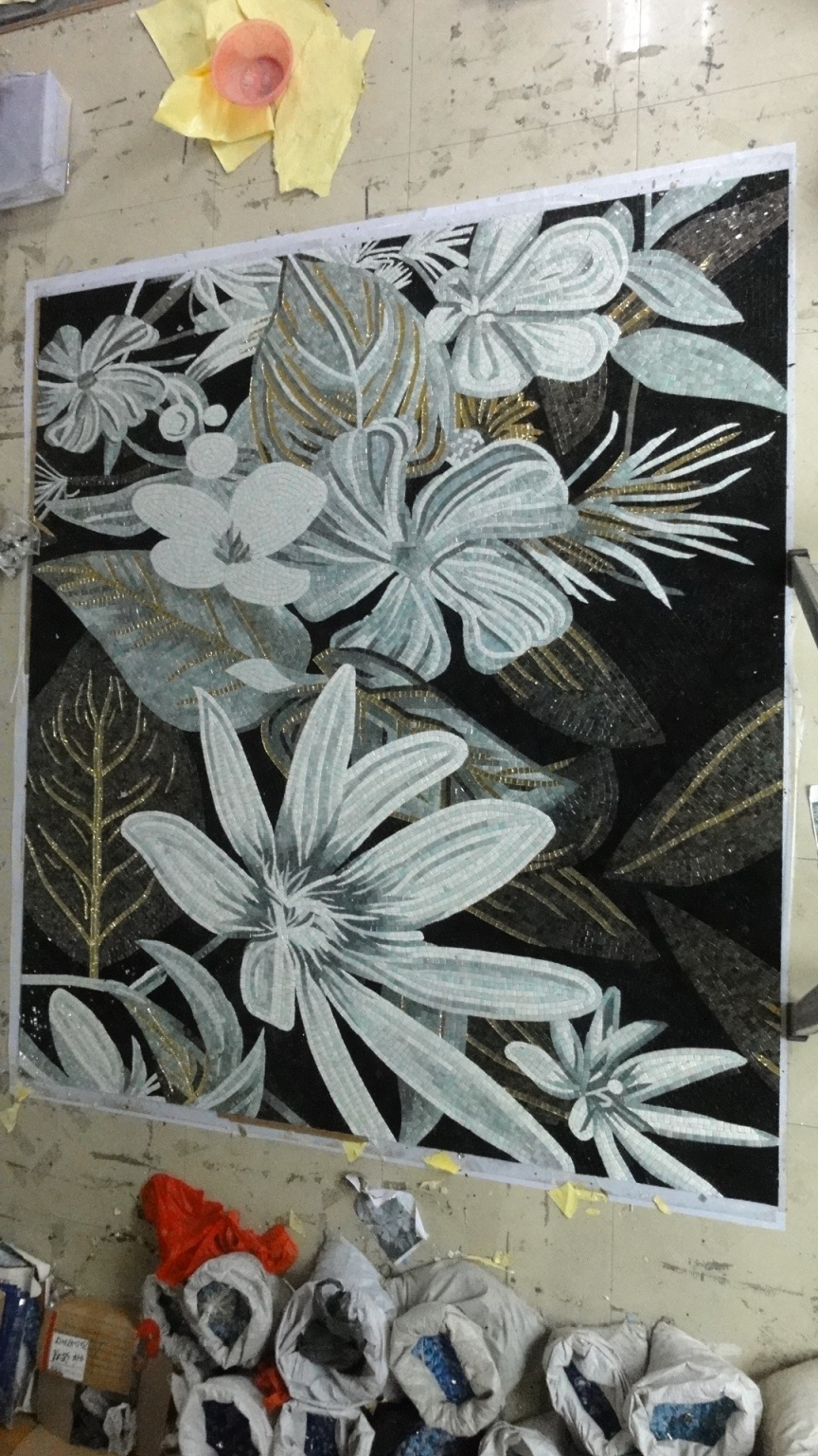 Мозаика Чёрно белое мозаичное панно с цветами 4